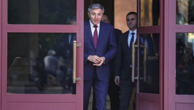 Карадайъ: Още сме на ниво разговори, трябва да ни затворят до бял пушек като Конклава във Ватикана