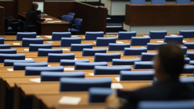 22-ма депутати се отказаха от местата си в парламента, 19 от тях са от ДПС (ВИДЕО)