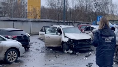 Взривената кола на убития руски генерал в Москва (СНИМКИ)