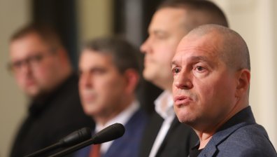 Тошко Йорданов: Ако Петков вдигне ветото за РСМ, ще се зачеркне като министър-председател