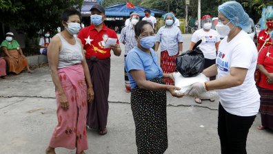 Блокадата и кризата в Мианмар: Хората нямат доходи, ядат змии и плъхове