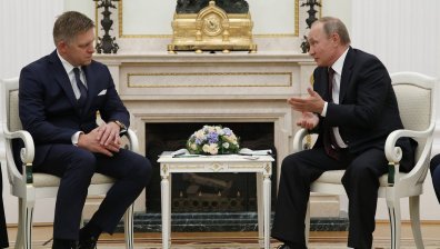 Роберт Фицо ще се срещне с Владимир Путин в Москва през май 2025 г.