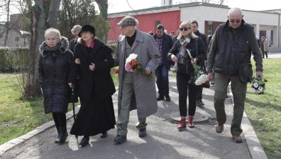 "Прекрасен човек и актьор": Десетки се сбогуваха с големия Иван Джамбазов