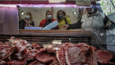 Проверка на БАБХ за агнешко и яйца на Женския пазар