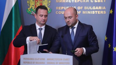 Властта успокои българите: Имаме гарантирани количества горива (СНИМКИ)