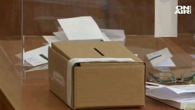 В "Младост" гласуват интензивно, но без опашки