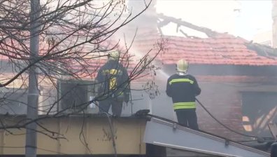 Разкритие в Бургас: Единият пострадал не напускал горящия си дом, защото бил издирван