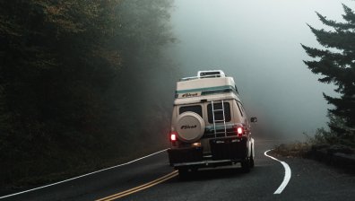 По суша и по вода: Новият кемпер на "Джеймс Бонд" може и двете