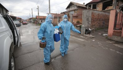 Коронакризата: Рекордна смъртност през август, очаква ни нов пик на заразата