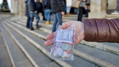 Комплектите с евромонети свършиха бързо в пощите