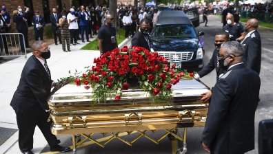 8 минути и 47 секунди мълчание в памет на Джордж Флойд