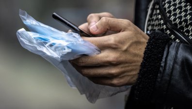 Франция пусна гласов асистент в помощ на потенциално заразени