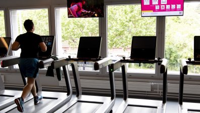 Кралев разреши: Фитнесите отварят от понеделник