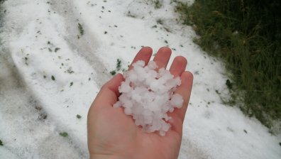 Жълт код за бури за 5 области у нас, река заля село Ребърково