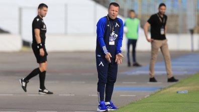 Топузаков поема Детско-юношеската школа на "Левски"