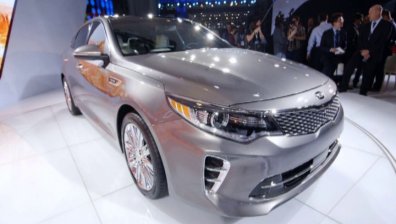 Новата по-спортна Optima на Kia