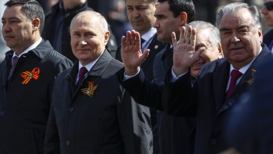 Путин горд с руската армия, в 20 града отмениха парадите заради войната
