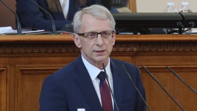 България има редовно правителство с премиер акад. Николай Денков