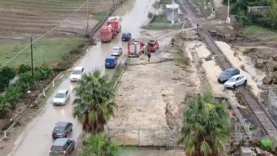 Потоп в Италия взе жертви, отнесе сгради и коли (+ ВИДЕО)