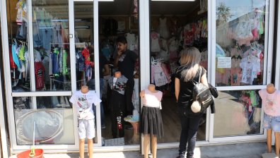 МВР конфискува стоки с лого на защитени марки от пазара в Димитровград 