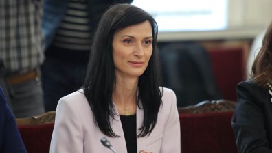 Радев: Корупцията е неразкрита, справедливостта е смазана. Мария Габриел защитава ГЕРБ?