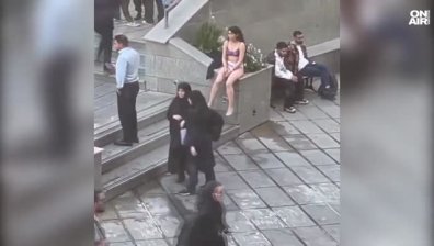 Иранка се съблече по бельо в знак на протест (+ВИДЕО)