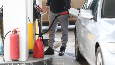 Обнародват антикризисните мерки на кабинета "Петков"