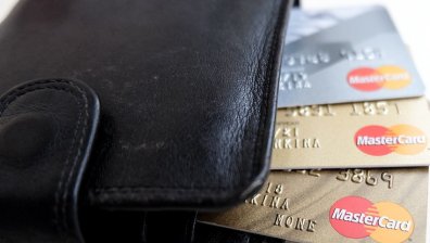 Хакери източват пари от карти чрез Airbnb