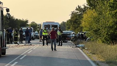 Инфаркт, който е получил единият шофьор, е вероятната причина за тежката катастрофа