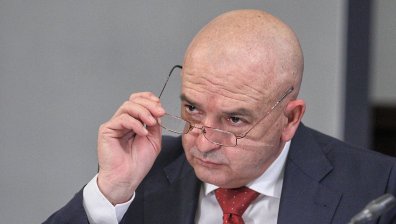 Мутафчийски предупреди: Положителните тенденции са изключително крехки