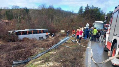 Автобус катастрофира на пътя Русе - Бяла, има ранени