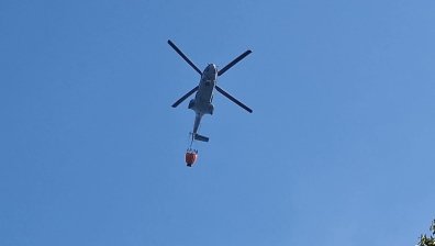 Военен "Кугър" се включи в гасенето на големия пожар над село Антон