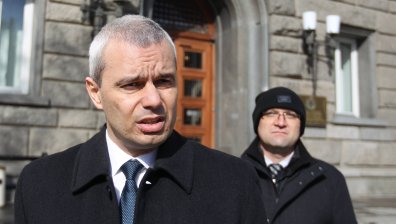 Костадин Костадинов регистрира партия "Възраждане" в ЦИК