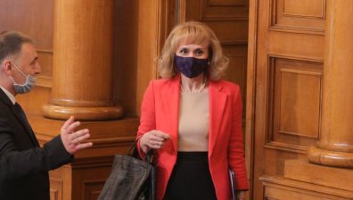 Омбудсманът с писмо до мобилните оператори: Не вдигайте цените