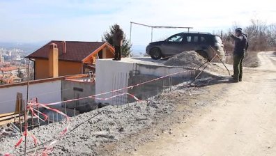 Пореден абсурд: Глобиха шофьор заради кална улица в Шумен