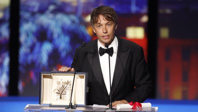 "Анора" спечели "Златна палма" с провокативна история за еротична танцьорка