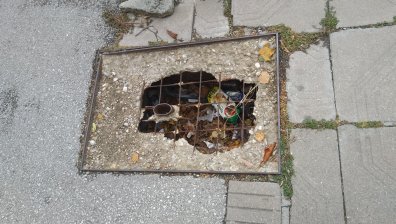 Опасни шахти дебнат шофьори и пешеходци в София