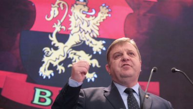 Очаква се на конгреса на ВМРО да преизберат Каракачанов за лидер