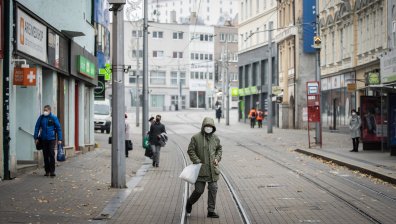 Падат някои от ограниченията за неваксинираните в Словакия