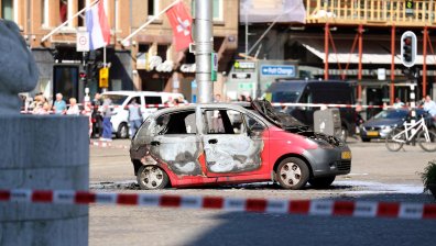 Мъж се запали умишлено в колата си в Амстердам