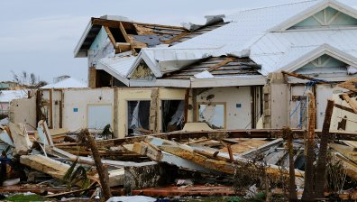 Ураганът "Дориан" се засилва: Ветрове със 185 км/ч заплашват САЩ