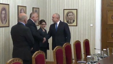 Радев към ГЕРБ-СДС: Имате ли резервен план, ако ПП-ДБ не ви подкрепят?