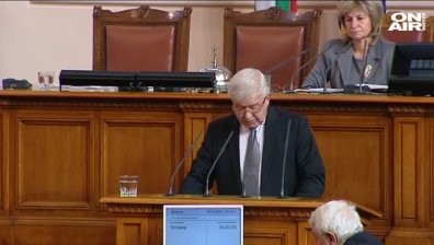 Фондът за лечение на деца към НЗОК - крачка напред според Ананиев