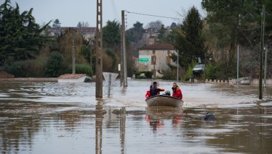 Mощна буря във Франция отне живота на седем души