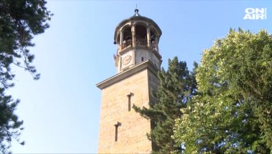 Почитаме паметта на равноапостоли Петър и Павел