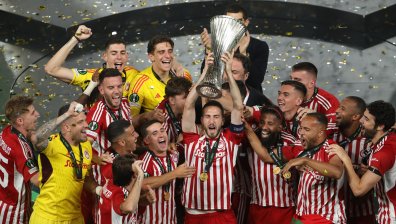 "Олимпиакос" постигна исторически триумф в Лигата на конференциите