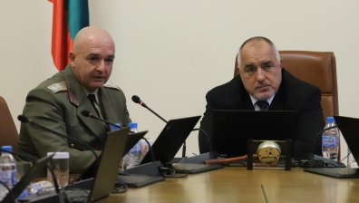 Борисов разпореди отпускане на 100 хил. л спирт от резерва и призова: Без паника!