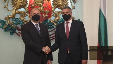 Радев към кабинета "Янев 2": Ще ви организират протести, стачки, компромати