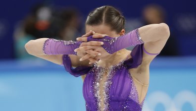 След скандала с допинг: Първа изява на леда на разплаканата Валиева