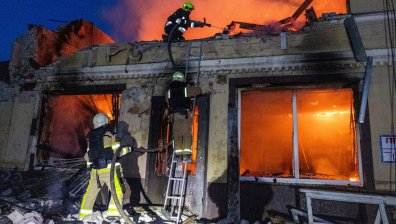 Среднощна руска атака в Харков рани няколко души, сред тях и деца (+СНИМКИ)